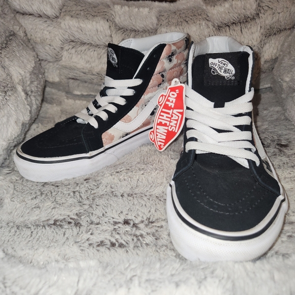 !NEW! VANS! - Picture 3 of 4